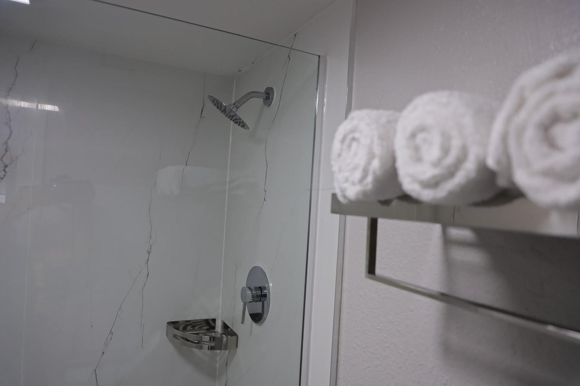 Airport Inn Недерленд Экстерьер фото